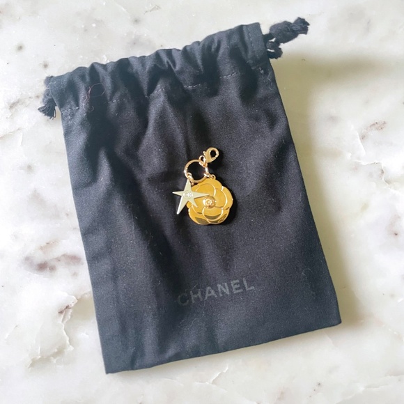 CHANEL Holiday Charm 2025 Gold Camellia & Silver Star with Logo Centers - Picture 5 of 10